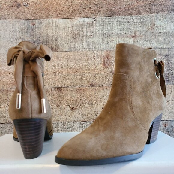 BELLA VITA COGNAC BOOTIES SIZE 6.5 - Picture 1 of 9